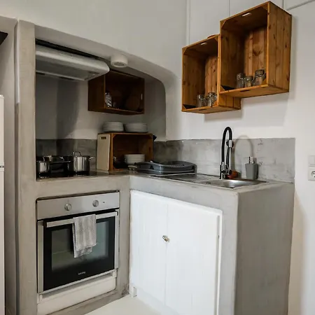 1906 Cave Apartment *