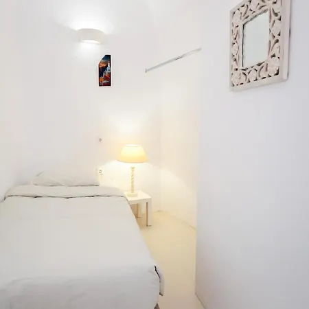1906 Cave Apartment Pyrgos Kallistis