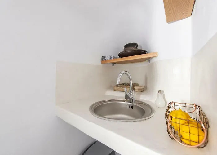 1906 Cave * 피르고스