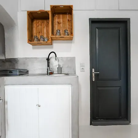 1906 Cave Appartement Pýrgos